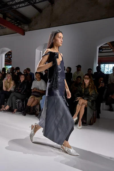 Look 64